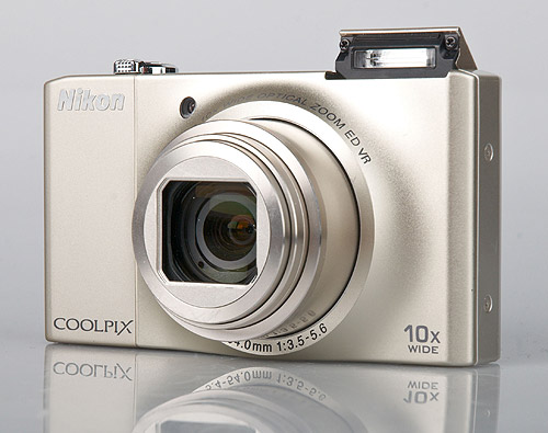 Nikon CoolPix S8000 Package 4 - Silver 